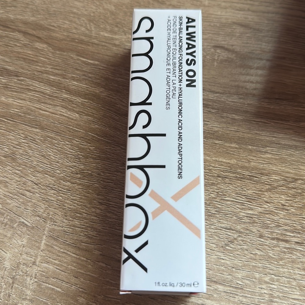 SMASHBOX always on L10-c Foundation